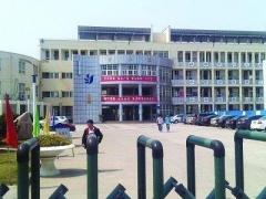 高中生晚自习后6楼坠亡 疑因被老师没收手机