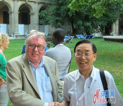 ISSI理事会成员、Journal of Informetrics主编L. Egghe教授与邱均平教授在一起