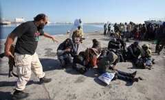利比亚拦截一偷渡船只 拘捕400多非法移民者